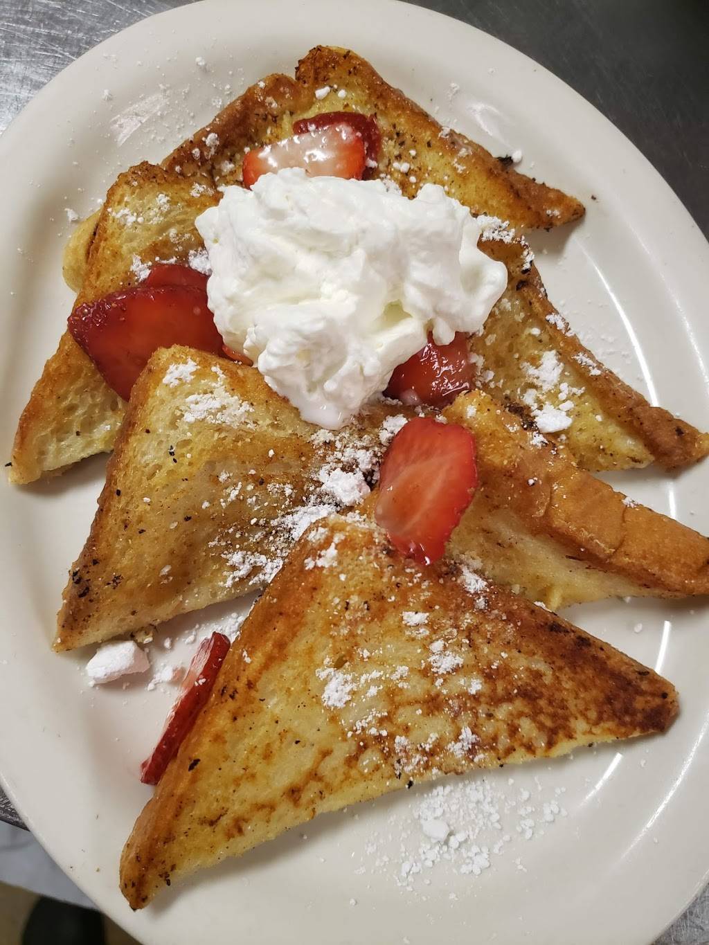 The House: Downtown Grill | restaurant | 105 S Brewer St, Paris, TN 38242, USA | 7319244111 OR +1 731-924-4111