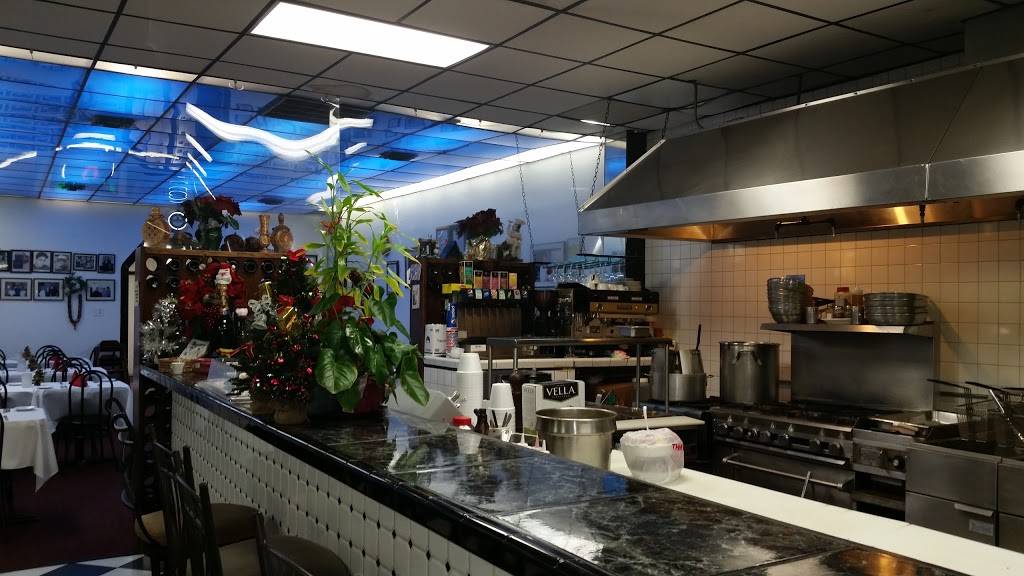 Adrians Trattoria | restaurant | 17709 Vanowen St, Reseda, CA 91335, USA | 8188811846 OR +1 818-881-1846