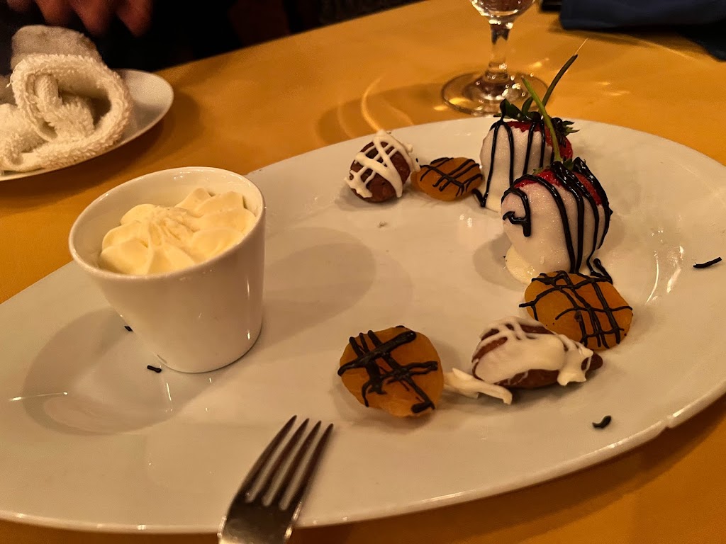 Hugos Cellar | restaurant | 202 Fremont Street Experience, Las Vegas, NV 89101, USA | 7023854011 OR +1 702-385-4011