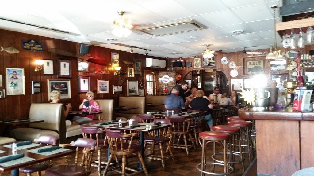 Village Tavern Restaurant & Inn | restaurant | 30 Mechanic St, Hammondsport, NY 14840, USA | 6075692528 OR +1 607-569-2528