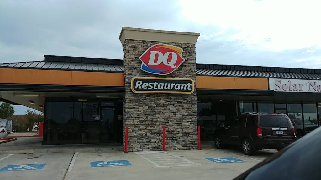 Dairy Queen | restaurant | 11101 Leopard St, Corpus Christi, TX 78410, USA | 3612422102 OR +1 361-242-2102