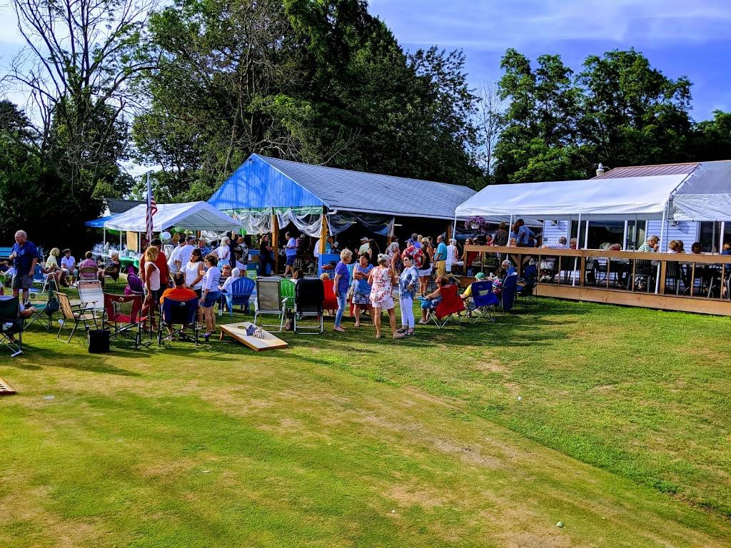 Grandview Bay Golf Course & The Lucy Goose Bar & Grill | restaurant | 9660, 444 Central Ave, Angola, NY 14006, USA | 7165494930 OR +1 716-549-4930