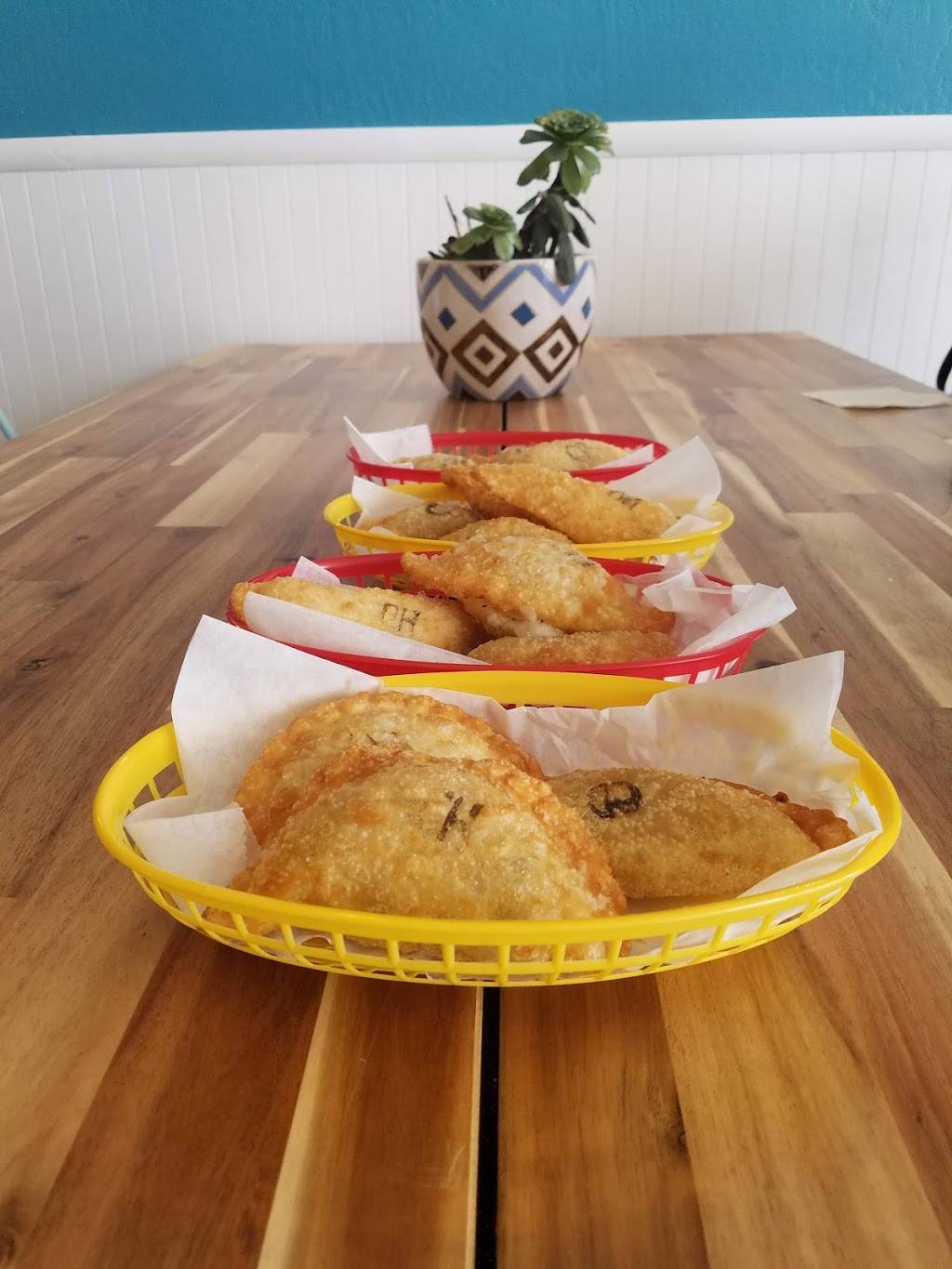 CHALOS | restaurant | 2240 Taraval St, San Francisco, CA 94116, USA | 4155627752 OR +1 415-562-7752