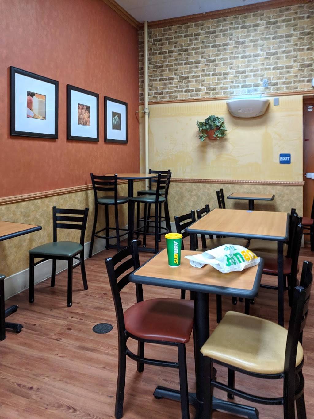 Subway | restaurant | 2021 Lynnhaven Pkwy, Virginia Beach, VA 23456, USA | 7574711100 OR +1 757-471-1100