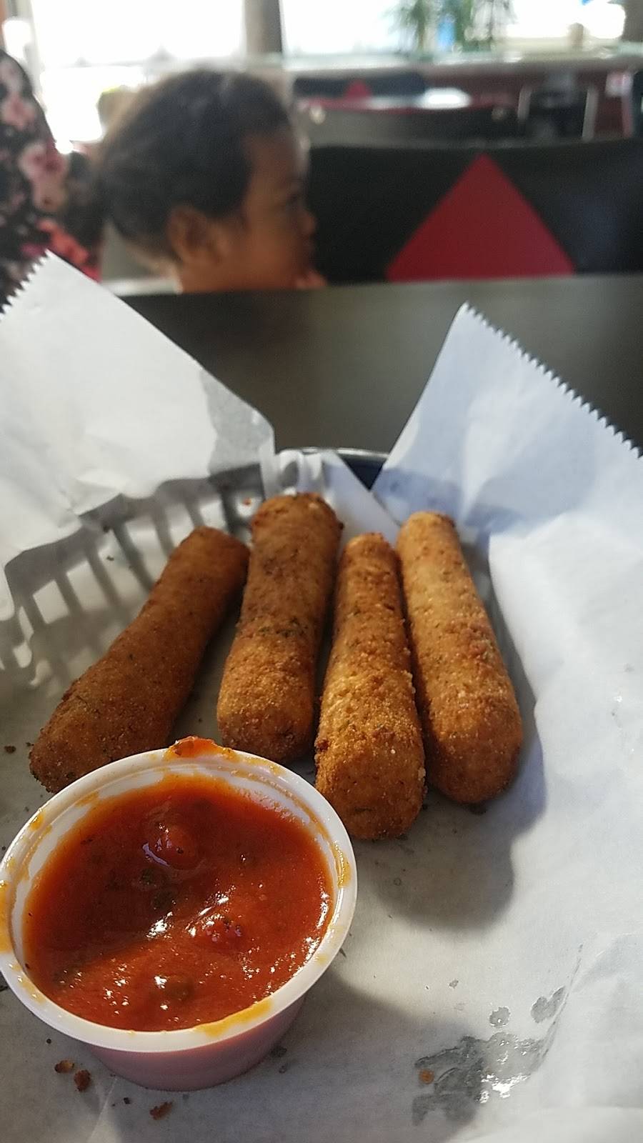 Mikes Ice House | restaurant | 8746 Lipan Rd, Houston, TX 77063, USA | 7137826571 OR +1 713-782-6571