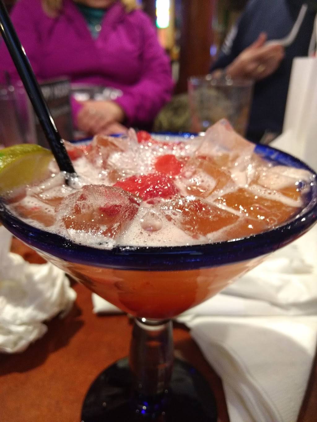 Poncho & Leftys | restaurant | 14151 Edgewood Dr N, Baxter, MN 56425, USA | 2188290489 OR +1 218-829-0489