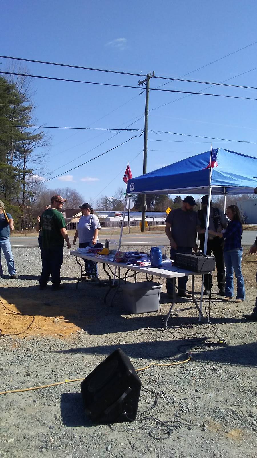 Crossroads Tavern | restaurant | 874 Browns Chapel Rd, Gibsonville, NC 27249, USA | 3365850165 OR +1 336-585-0165