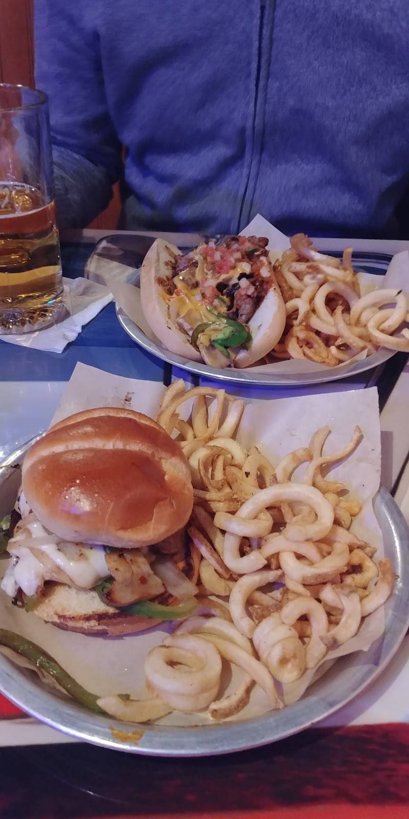 Hooters | restaurant | 123 W Trade Street, Charlotte, NC 28202, USA | 7043334566 OR +1 704-333-4566