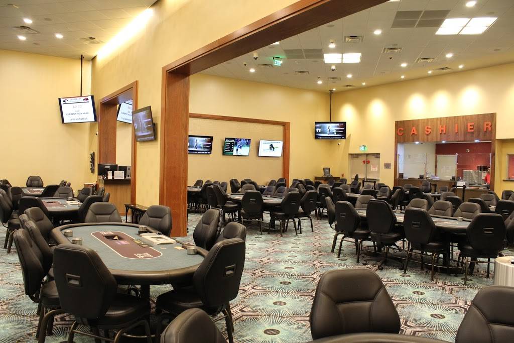 Orange City Racing and Card Club | restaurant | 822-4 Saxon Blvd, Orange City, FL 32763, USA | 3862526484 OR +1 386-252-6484