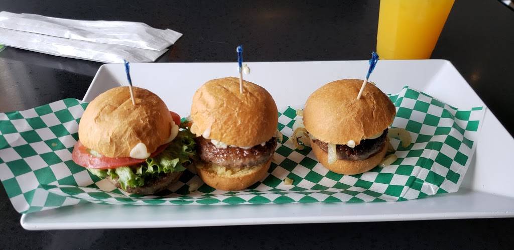 Los Verdes | restaurant | 7590 NW 186th St, Hialeah, FL 33015, USA | 3056039058 OR +1 305-603-9058