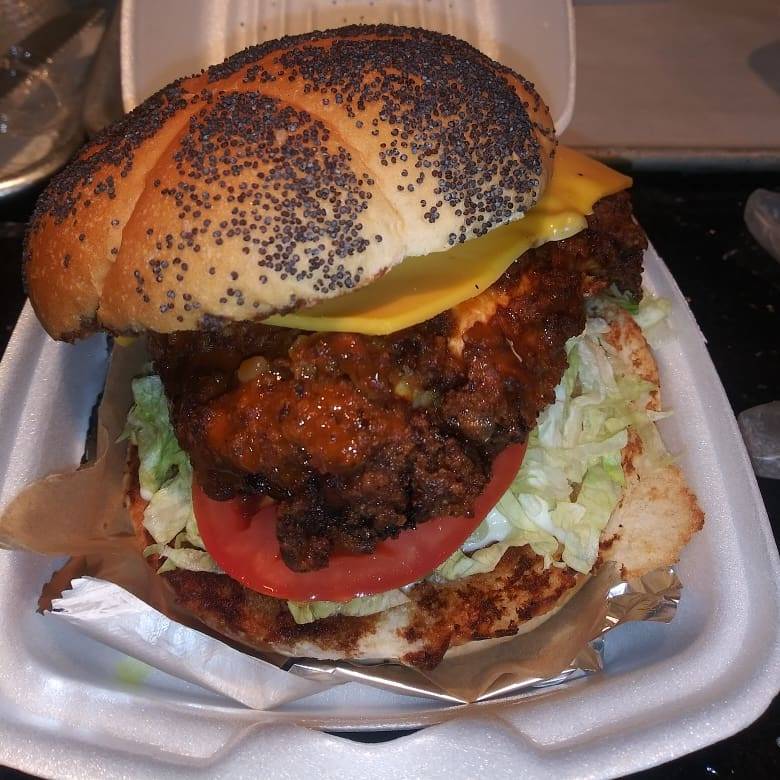 Isaacs World Famous | restaurant | 12305 University Mall Ct, Tampa, FL 33612, USA | 8132320035 OR +1 813-232-0035