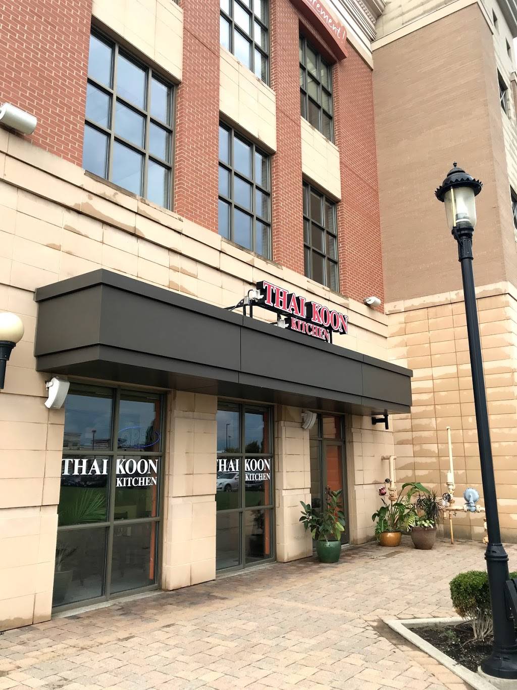 Thai Koon Kitchen | restaurant | 9114 W Chester Towne Centre Rd, West Chester Township, OH 45069, USA | 5138600143 OR +1 513-860-0143