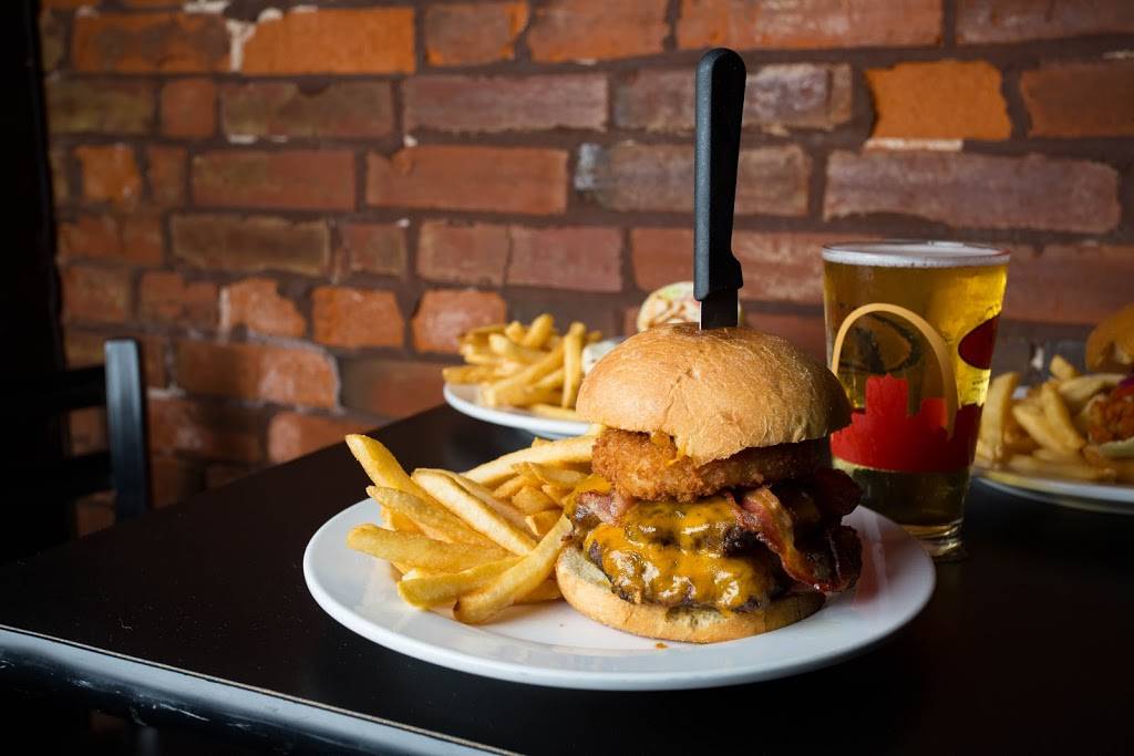 Ds Place | restaurant | 900 Barton St, St. Louis, MO 63104, USA | 3147731019 OR +1 314-773-1019