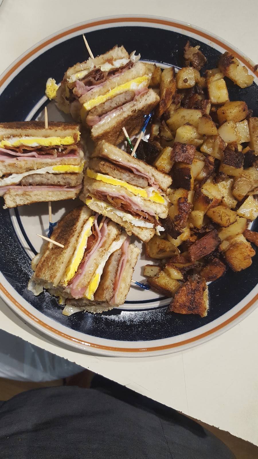 Treats N Eats | restaurant | 21 Union St, Sidney, NY 13838, USA | 6075631022 OR +1 607-563-1022