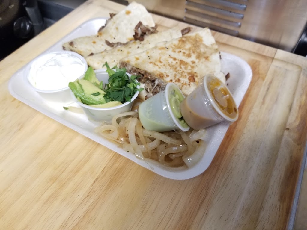 Tony’s Food Truck | restaurant | 1302 US-90, Castroville, TX 78009, USA | 2109014652 OR +1 210-901-4652