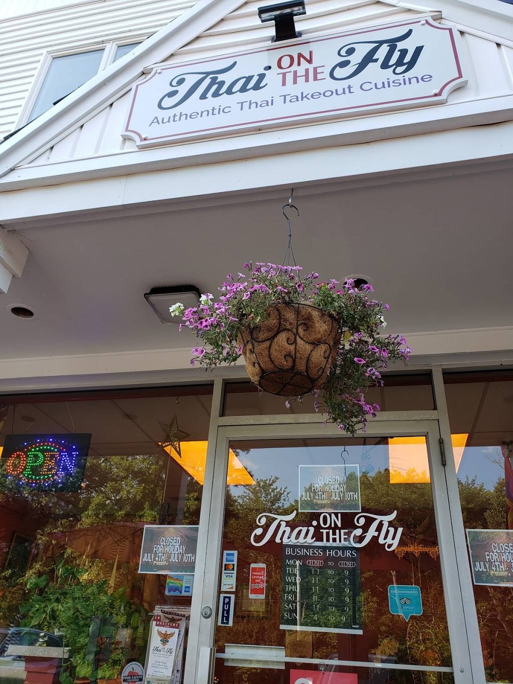 Thai on the Fly | restaurant | 439 Littleton Rd, Westford, MA 01886, USA | 9789250299 OR +1 978-925-0299