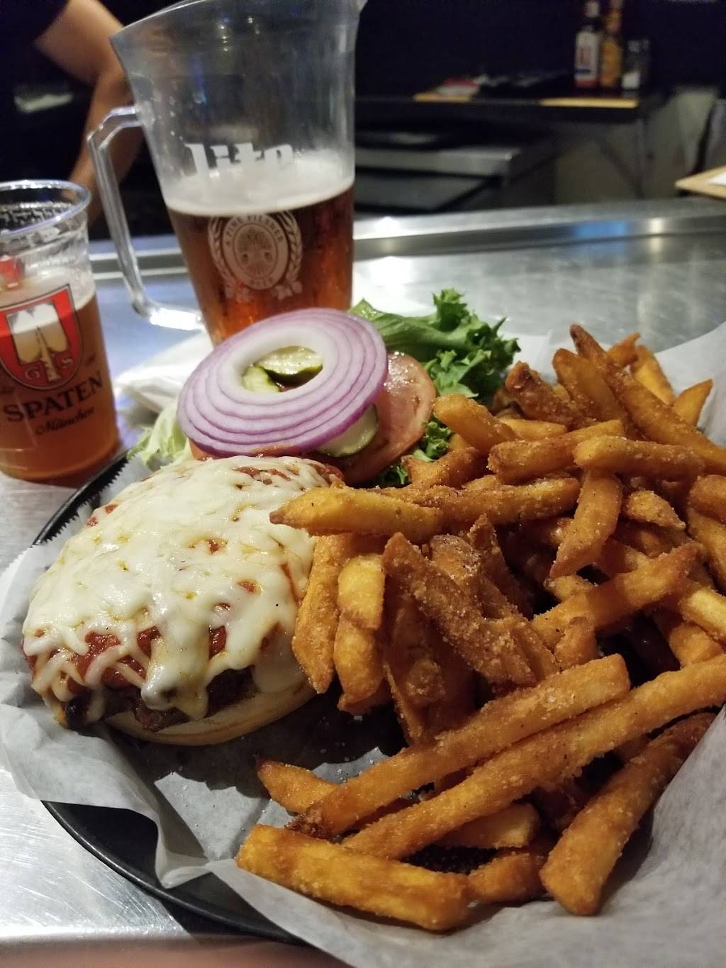 7th & Elm Bar & Grill | restaurant | 729 N 7th St, Terre Haute, IN 47807, USA | 8122347356 OR +1 812-234-7356