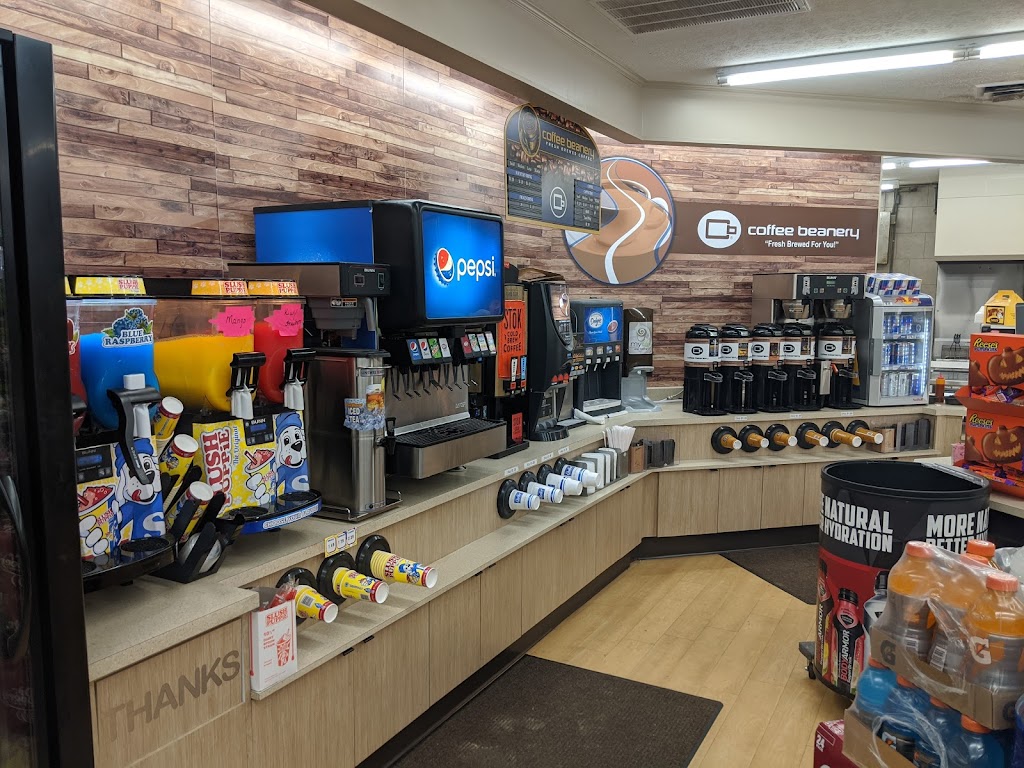 Quik-E Food Store & Fried Chicken | meal takeaway | 3631 S Amherst Hwy, Madison Heights, VA 24572, USA | 4349292823 OR +1 434-929-2823