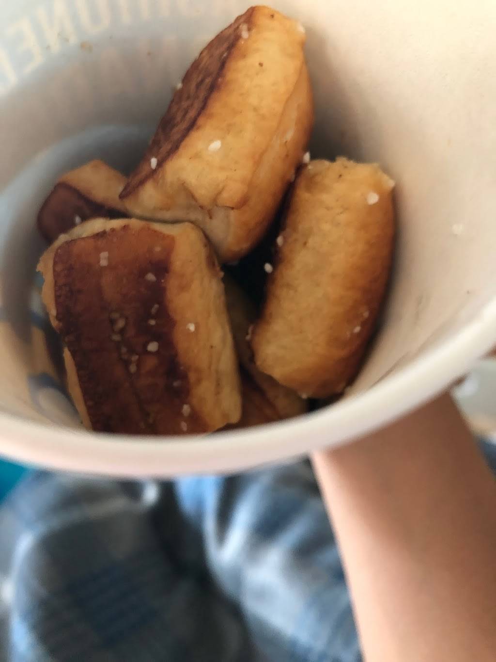 Auntie Annes | cafe | 574 Memorial City Mall, Houston, TX 77024, USA | 8323588888 OR +1 832-358-8888