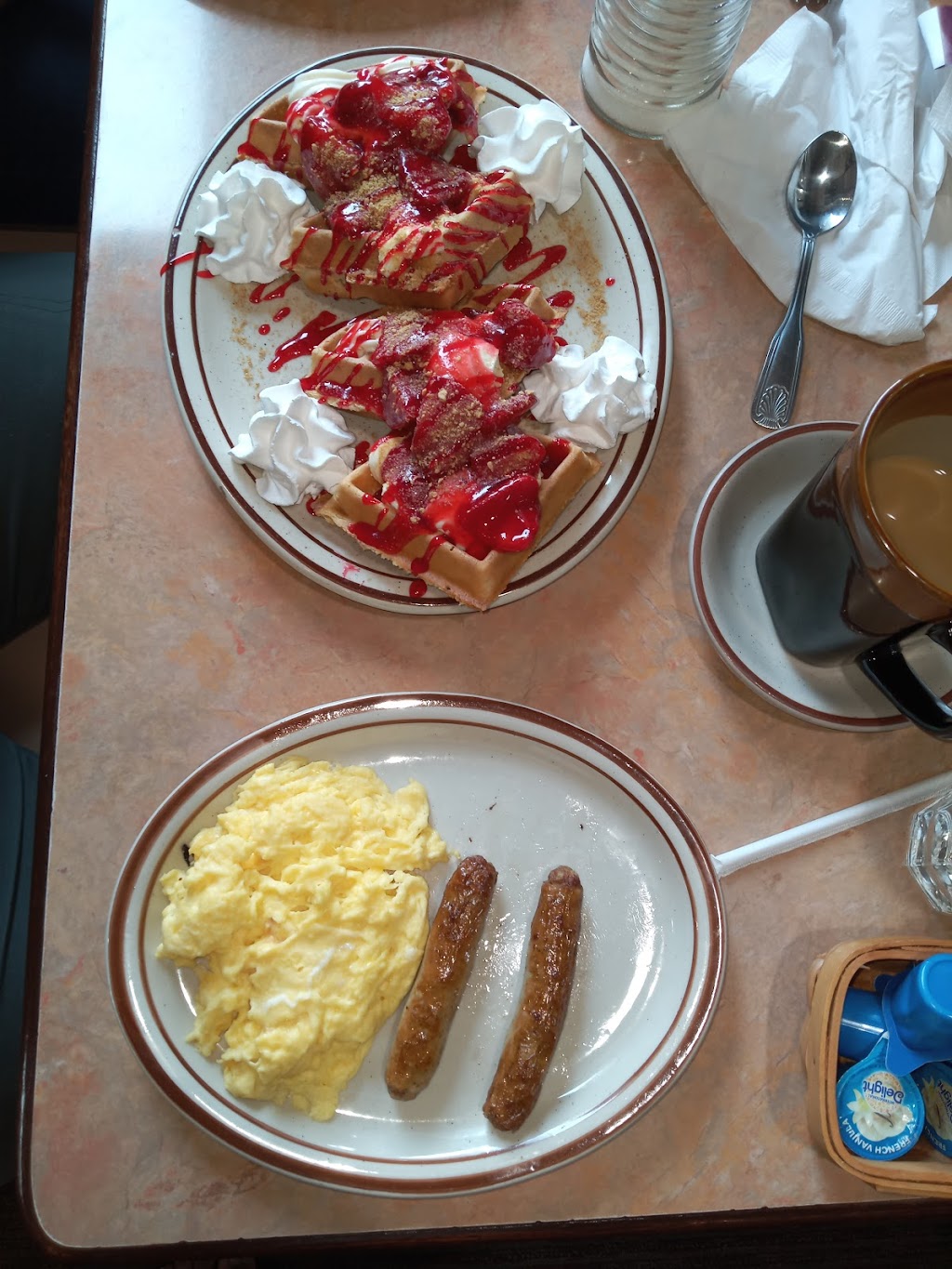 GOLDEN BEAR PANCAKE & CREPERY RESTAURANT | restaurant | 16851 Torrence Ave, Lansing, IL 60438, USA | 7088896293 OR +1 708-889-6293