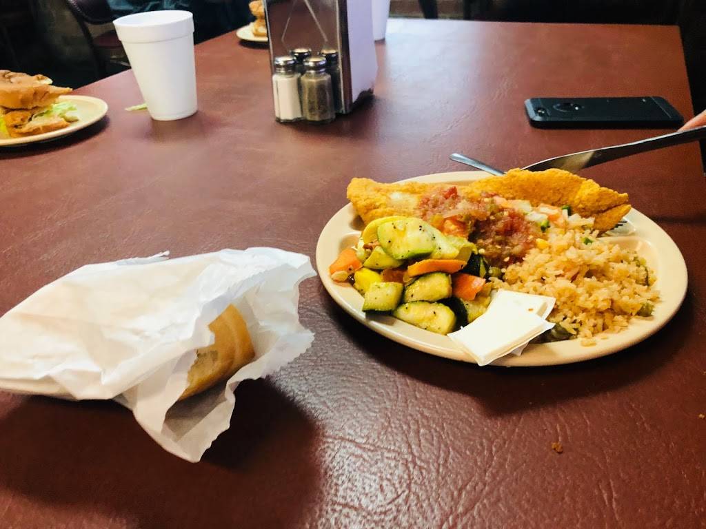 Grannys Fried Chicken | restaurant | 200 Hall Rd, Seagoville, TX 75159, USA | 9722874126 OR +1 972-287-4126