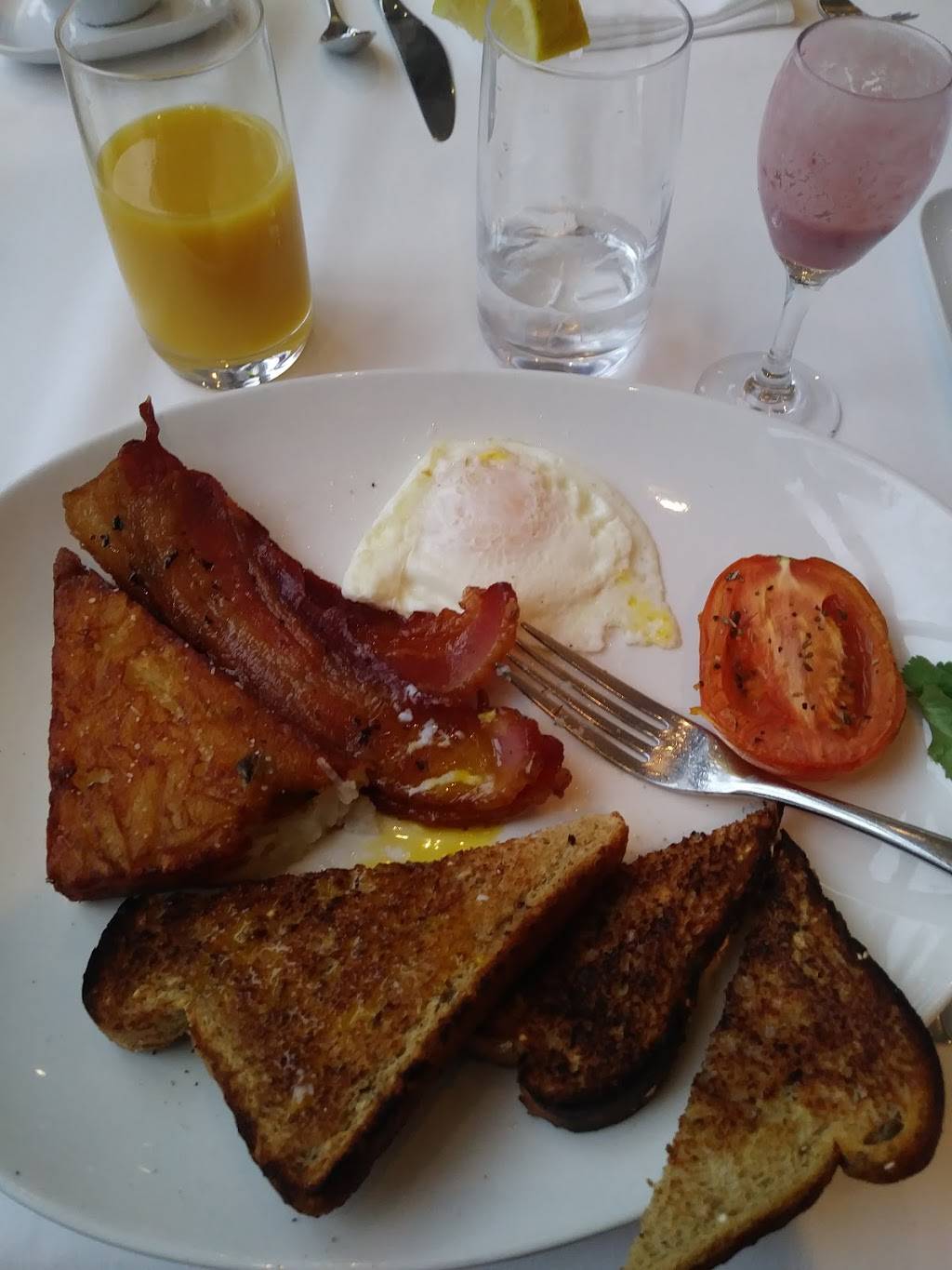 LIV Restaurant | restaurant | 253 Taylor Rd, Niagara-on-the-Lake, ON L0S 1J0, Canada | 9056882550 OR +1 905-688-2550