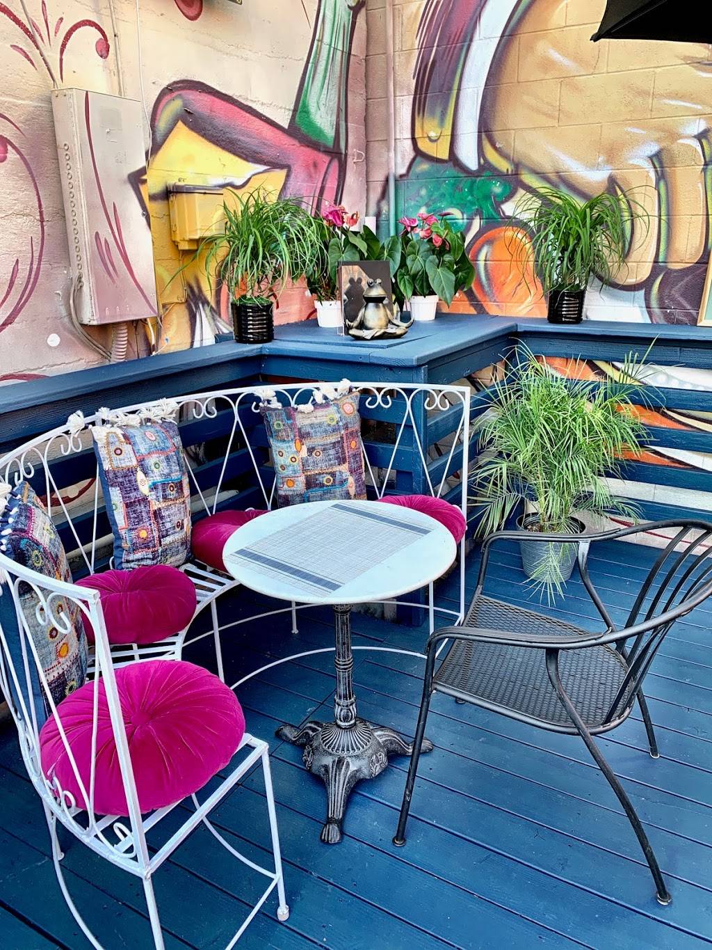 The Flying Toad | restaurant | 113 W Grand Ave, Escondido, CA 92025, USA | 7607058013 OR +1 760-705-8013