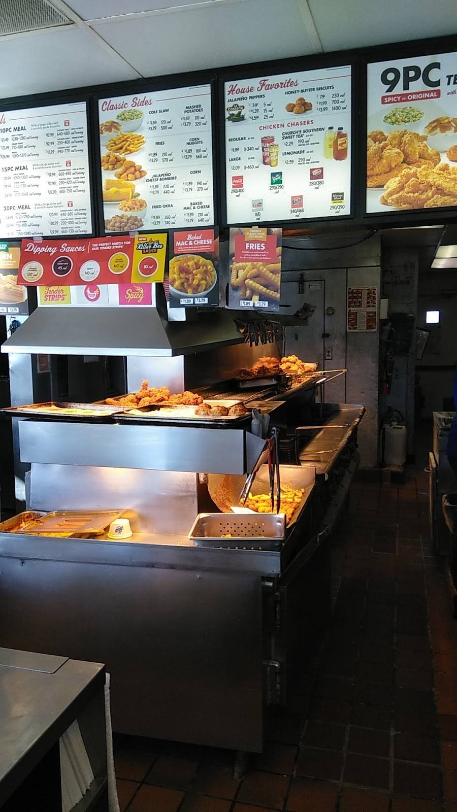 Churchs Chicken | restaurant | 3180 Main St, San Diego, CA 92113, USA | 6192338102 OR +1 619-233-8102