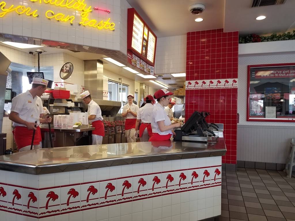 In-N-Out Burger | restaurant | 1490 E Yosemite Ave, Manteca, CA 95336, USA | 8007861000 OR +1 800-786-1000