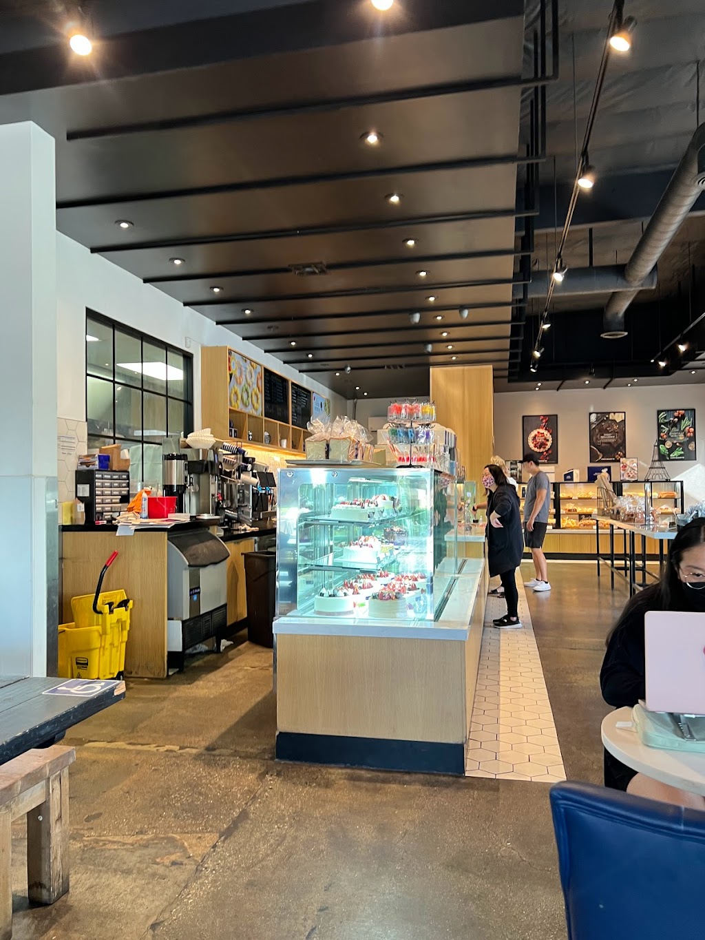 Paris Baguette | bakery | 4800 Irvine Blvd, Irvine, CA 92620, USA | 7143680404 OR +1 714-368-0404