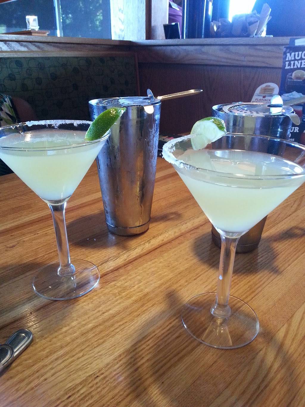 Applebees Grill + Bar | restaurant | 621 W Central Ave, Lompoc, CA 93436, USA | 8057352141 OR +1 805-735-2141