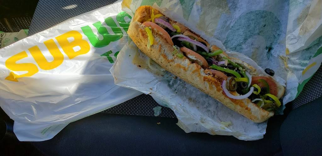 Subway | restaurant | 522 Telegraph Rd, Pontiac, MI 48341, USA | 2483345993 OR +1 248-334-5993