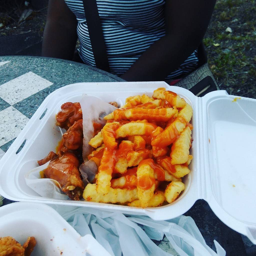 Tunis Seafood, Wings & Subs | restaurant | 4309 University Blvd S, Jacksonville, FL 32216, USA | 9045512333 OR +1 904-551-2333