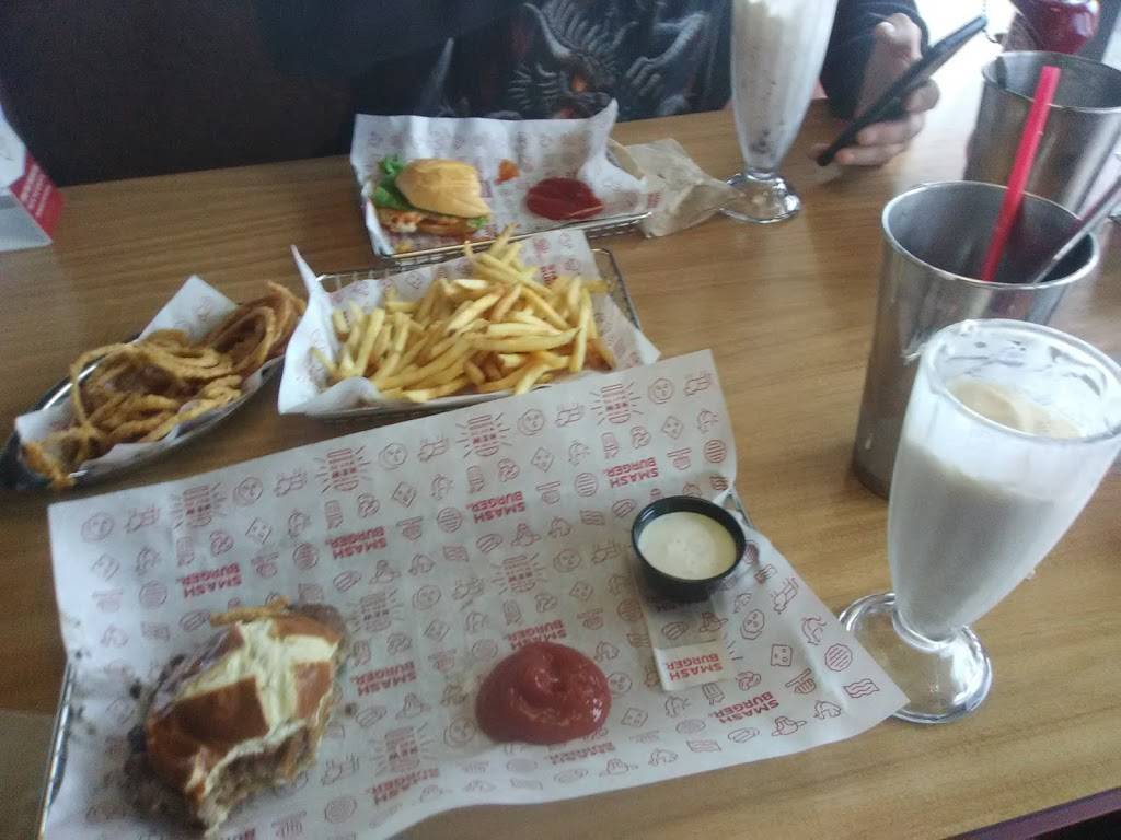 Smashburger | restaurant | 440 US-130, East Windsor, NJ 08520, USA | 6093018616 OR +1 609-301-8616