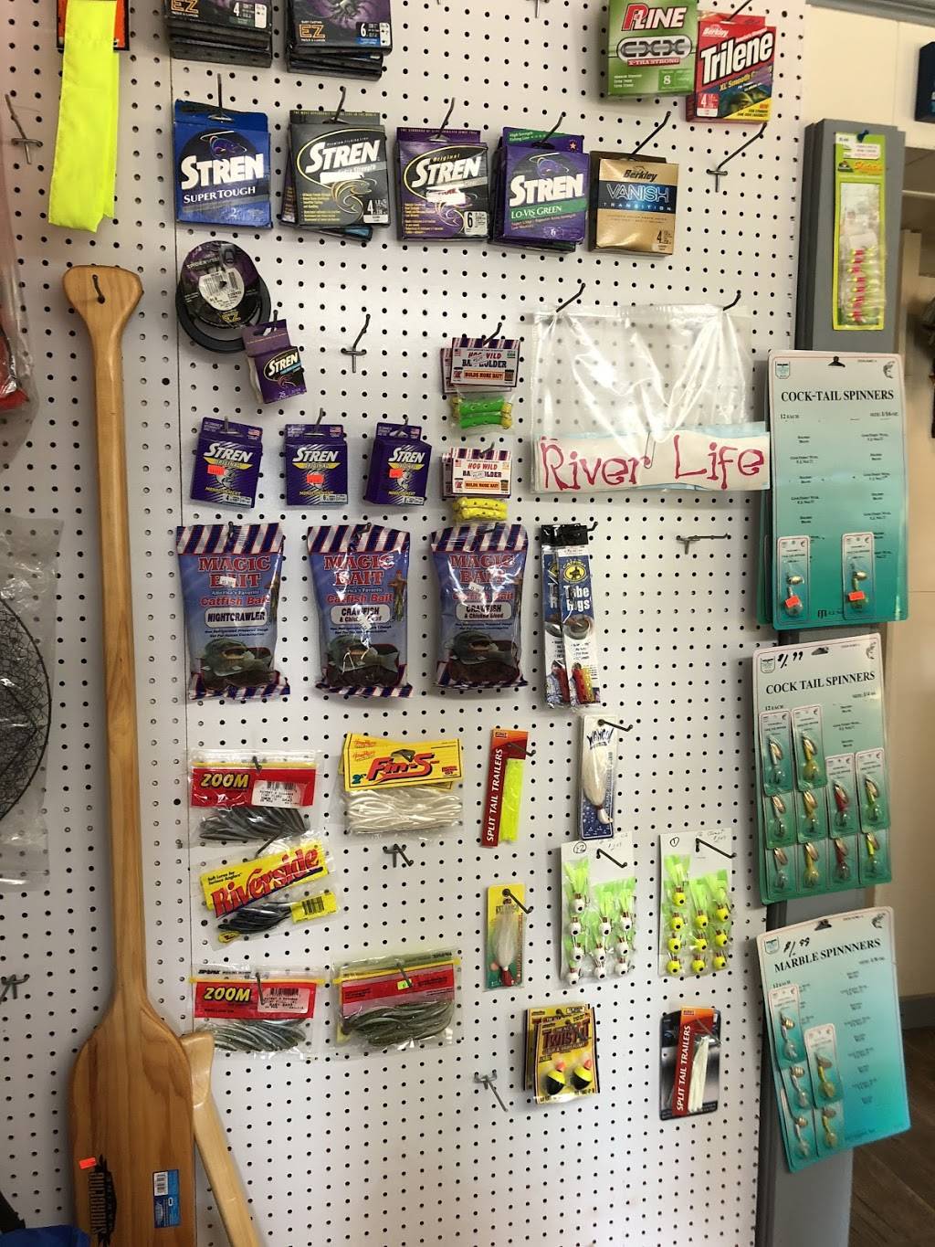 Bait An Twine Snacks | restaurant | 85 Tennessee Ave N, Parsons, TN 38363, USA | 7312571280 OR +1 731-257-1280