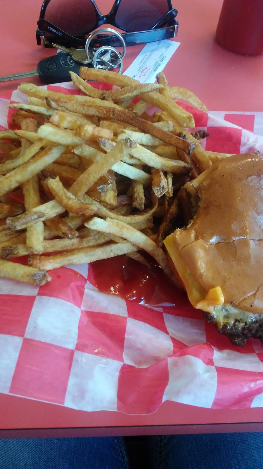 Walts Old Fashioned Hamburgers | restaurant | 2420 Oliver, Wichita, KS 67210, USA | 3166184646 OR +1 316-618-4646