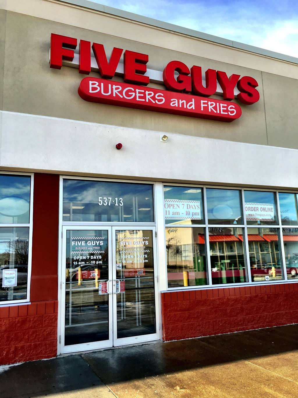 Five Guys | meal takeaway | 525 Lincoln St, Worcester, MA 01605, USA | 5088532000 OR +1 508-853-2000