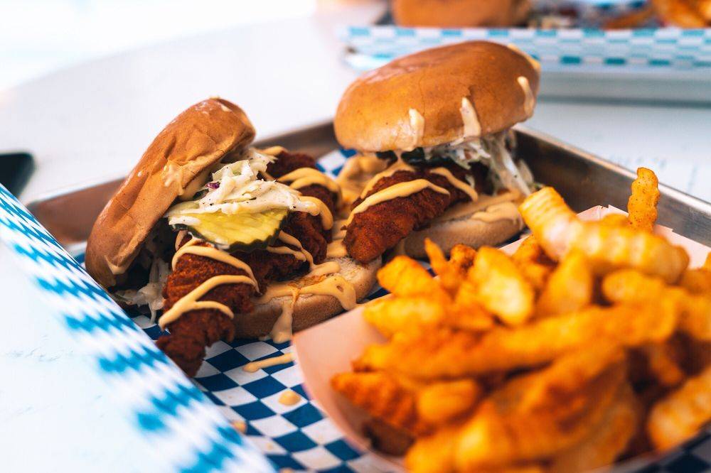 Angry Birdz | restaurant | 5065 Hollywood Blvd ste102, Los Angeles, CA 90027, USA | 3239282825 OR +1 323-928-2825