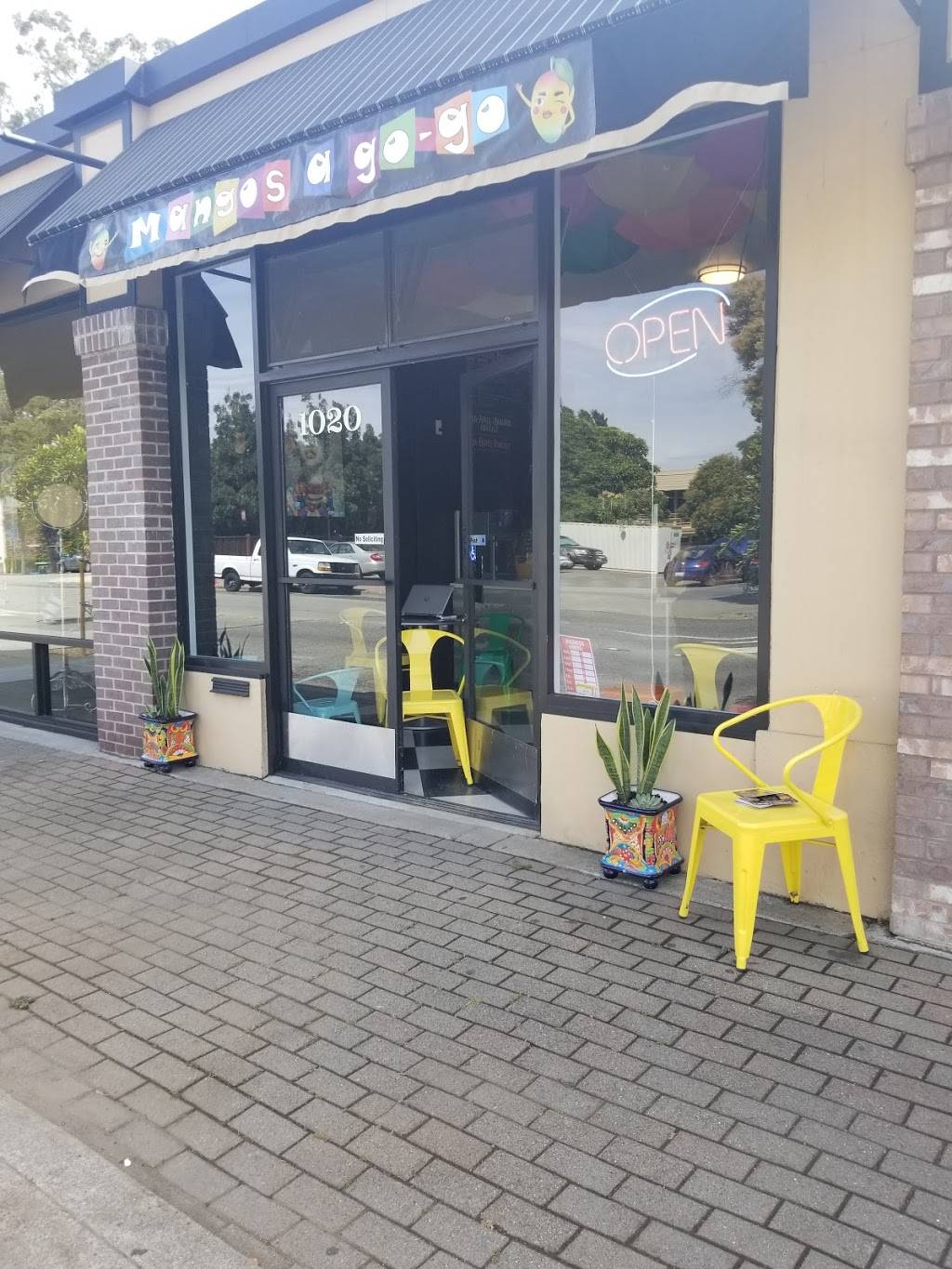 Mangos a go-go | restaurant | 1020 6th Ave, Belmont, CA 94002, USA | 6504367519 OR +1 650-436-7519