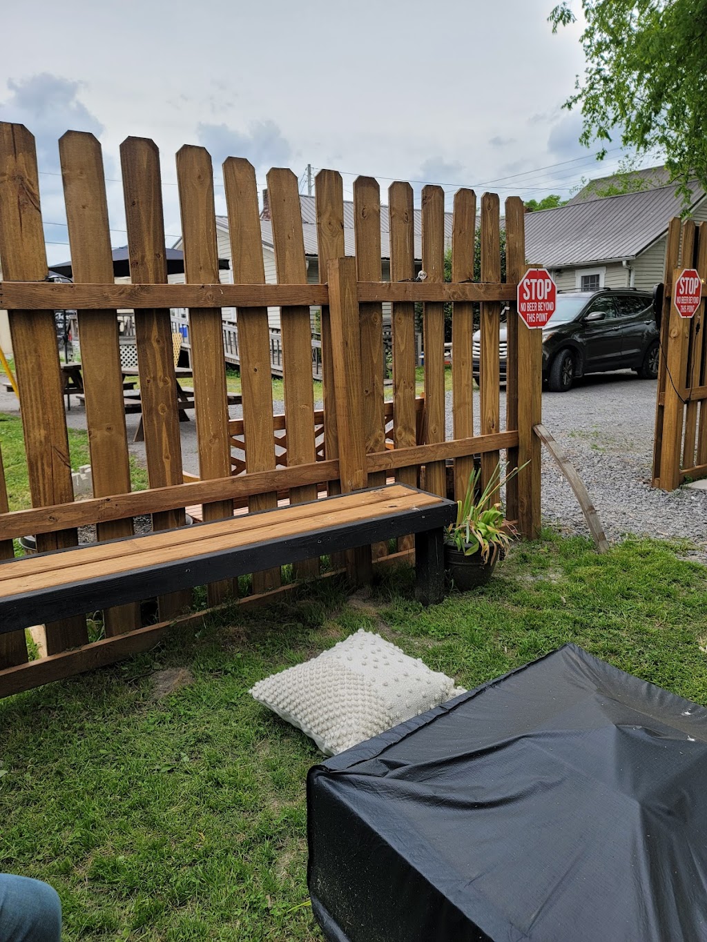 The Beer Garden | restaurant | 33 Mechanic St S, Lynchburg, TN 37352, USA | 9315396362 OR +1 931-539-6362