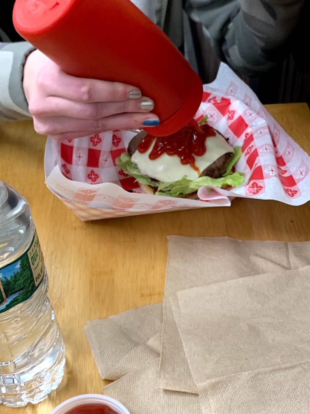 Dog house grill and ice cream parlor | restaurant | 117 Washington Ave, North Haven, CT 06473, USA | 2033905128 OR +1 203-390-5128