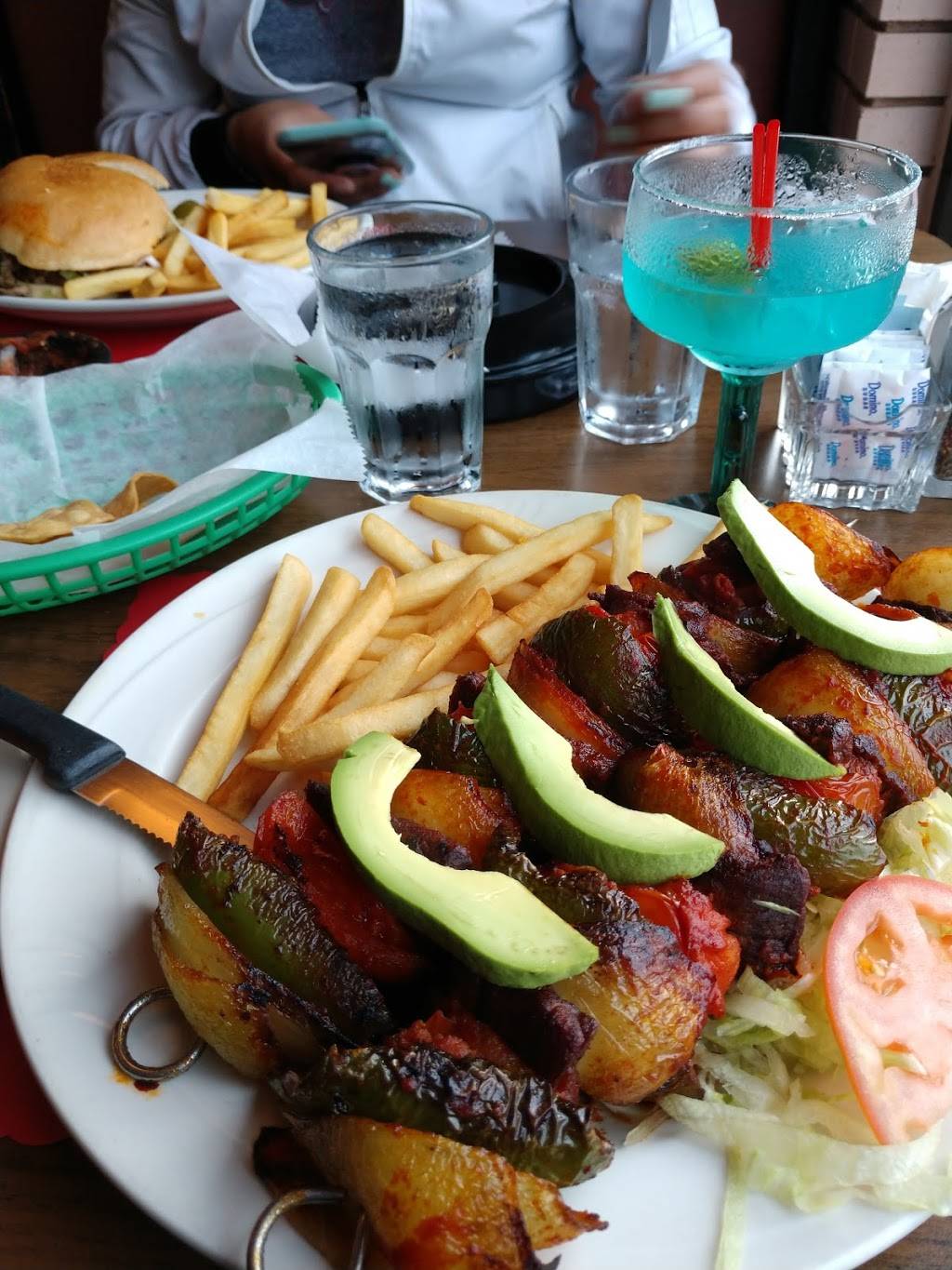 La Fiesta Azteca | restaurant | 12640 S Pulaski Rd, Alsip, IL 60803, USA | 7083853615 OR +1 708-385-3615