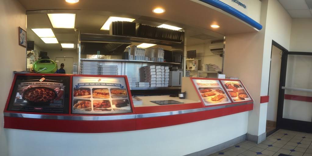 Dominos Pizza | meal delivery | 2581 E Vineyard Ave Ste M, Oxnard, CA 93036, USA | 8059881544 OR +1 805-988-1544