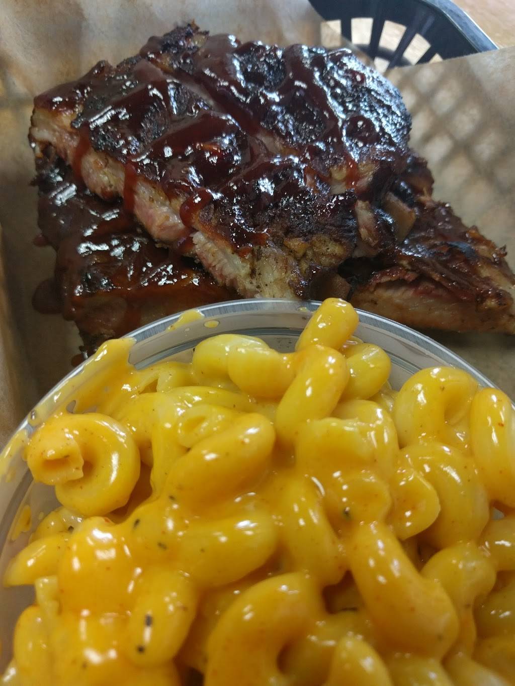 Deets BBQ | restaurant | 1385 Conant St D, Maumee, OH 43537, USA | 4198932335 OR +1 419-893-2335