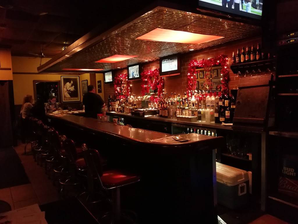 Eddies Pizza | restaurant | 2048 Hillside Avenue, New Hyde Park, NY 11040, USA | 5163549780 OR +1 516-354-9780