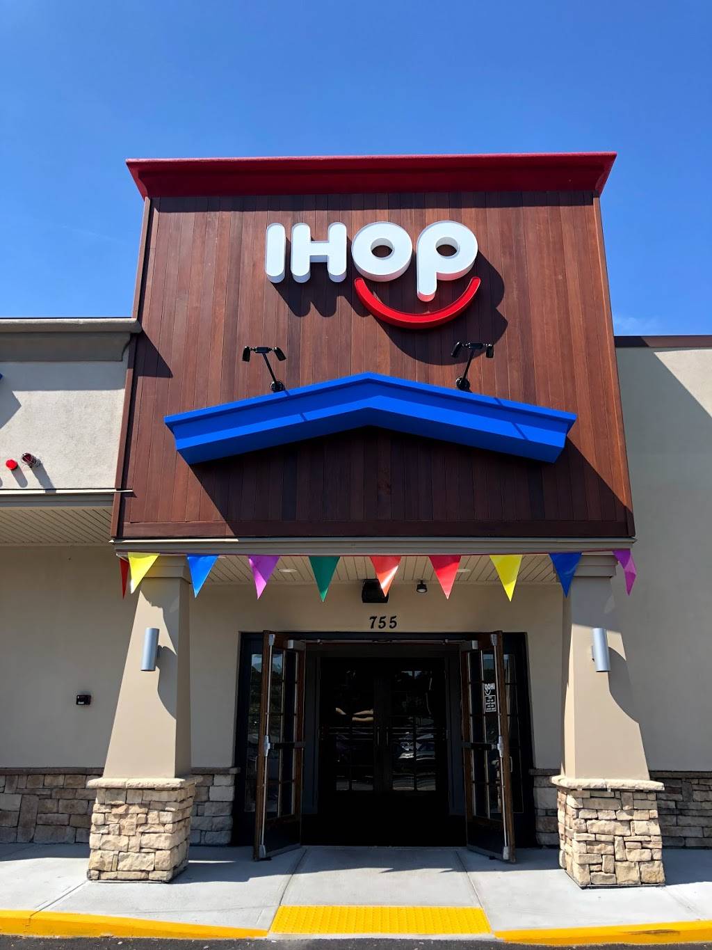 IHOP | restaurant | 755 Granite St, Braintree, MA 02184, USA | 7815194391 OR +1 781-519-4391