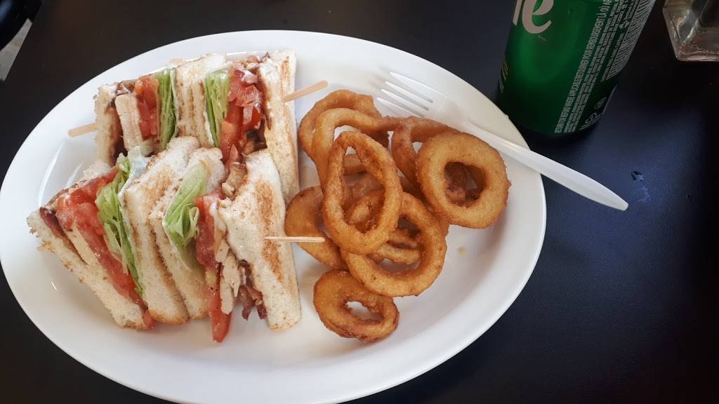 Restaurant Le 317 | restaurant | 899 QC-317, Thurso, QC J0X 3B0, Canada | 8198000219 OR +1 819-800-0219