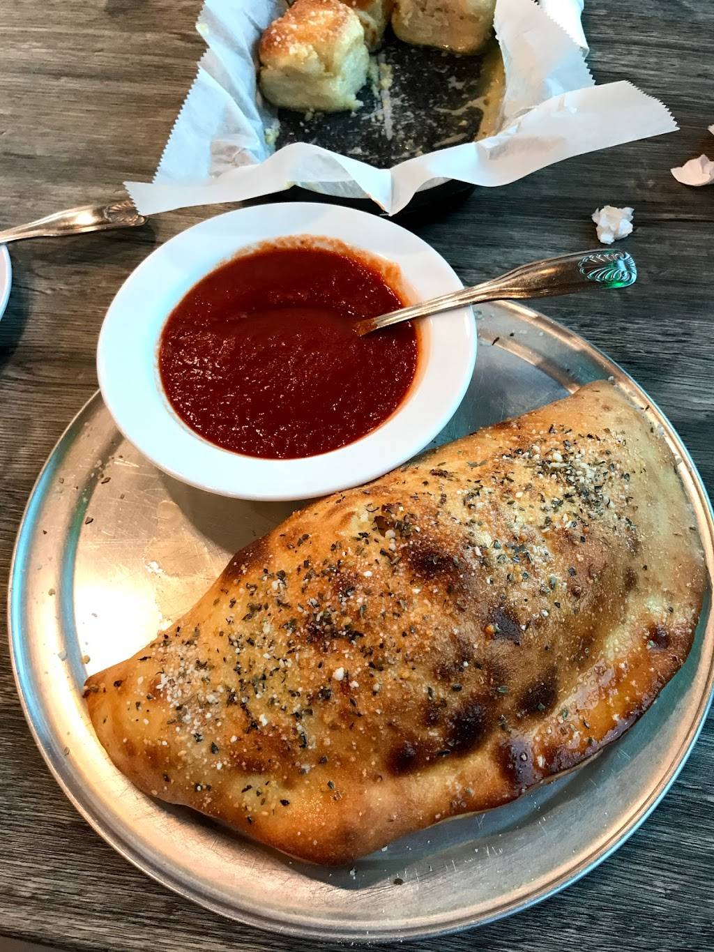 Angelos Pizzeria | restaurant | 3325 S University Dr, Davie, FL 33328, USA | 9549472200 OR +1 954-947-2200