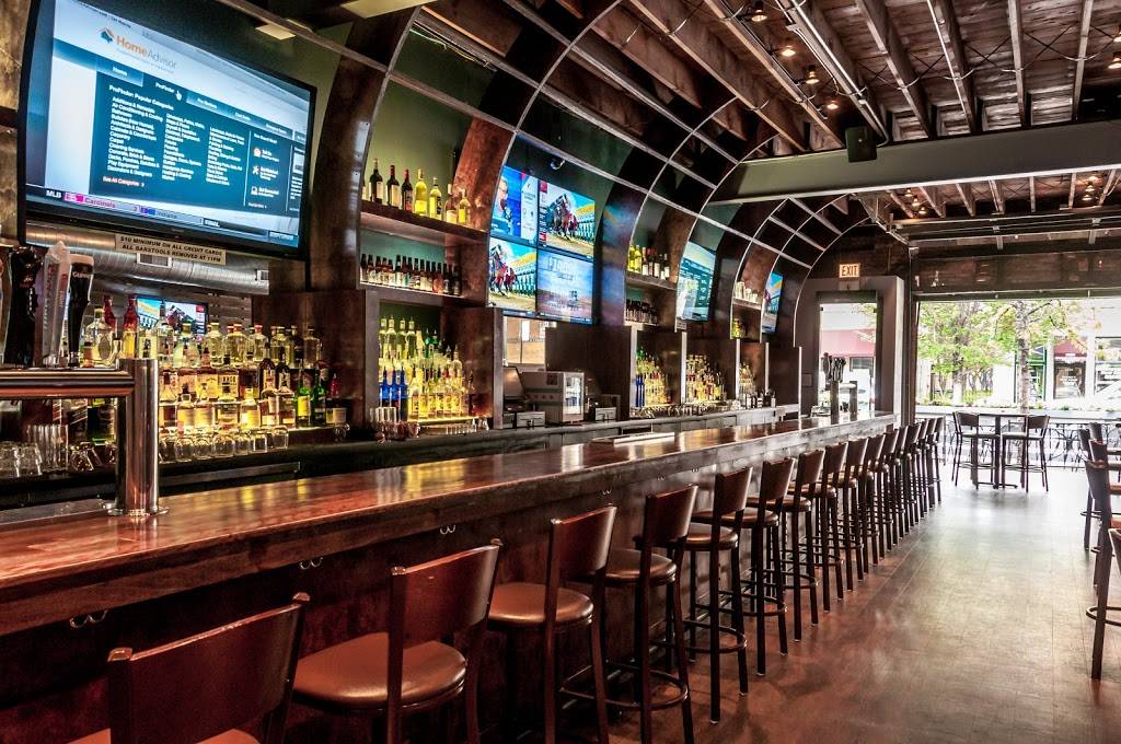 Flagship Tavern & Grill | restaurant | 1622 W Belmont Ave, Chicago, IL 60657, USA | 7732813805 OR +1 773-281-3805