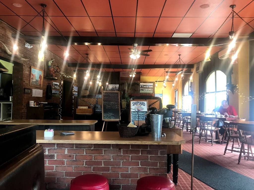 Chuck Wagon Restaurant | restaurant | 2 Depot St, Livermore Falls, ME 04254, USA | 2078974031 OR +1 207-897-4031